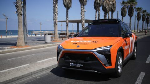Mobileye will launch its self-driving robotaxi pilot in 2022. Courtesy of Mobile and Moovit via NoCamels.