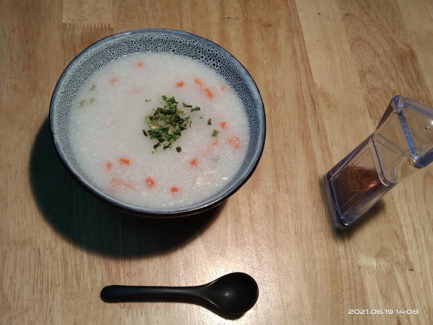 Tun Yat developed a recipe for rice porridge with vegetables for internally displaced people (IDP) or residents living in remote areas in Myanmar. Courtesy of Tun Yat.