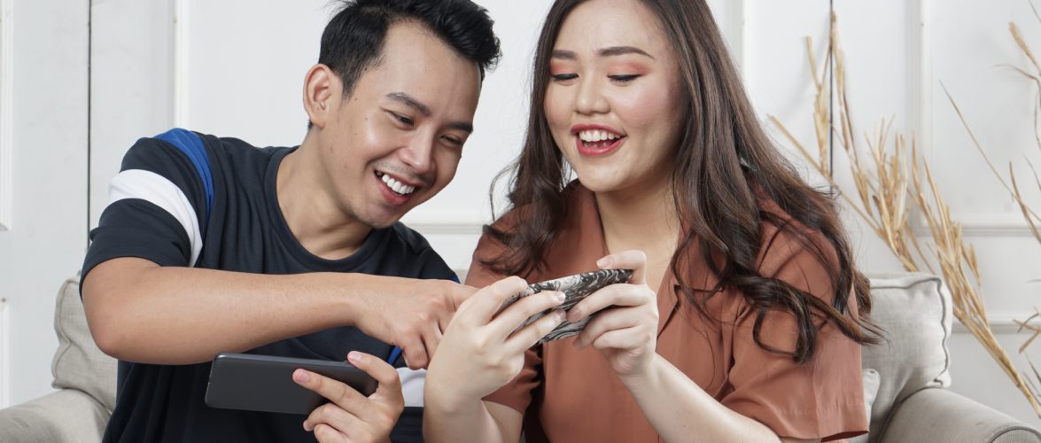 Mobile Gaming. Photo by Afif Kusuma on Unsplash.