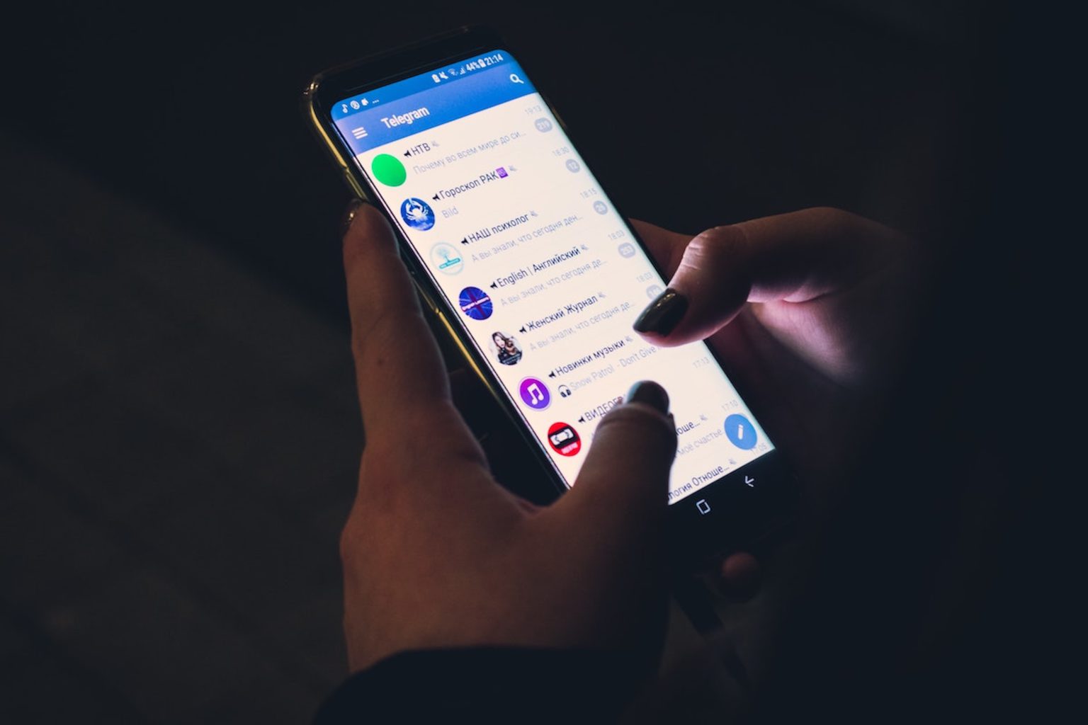 Telegram app by Christian Wiediger on Unsplash.