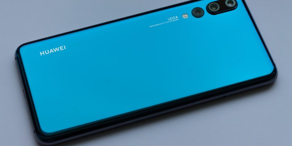 Huawei ventured into the automotive industry after its smartphone business began to decline over the past few years, partly due to US sanctions. Photo of a Huawei smartphone.