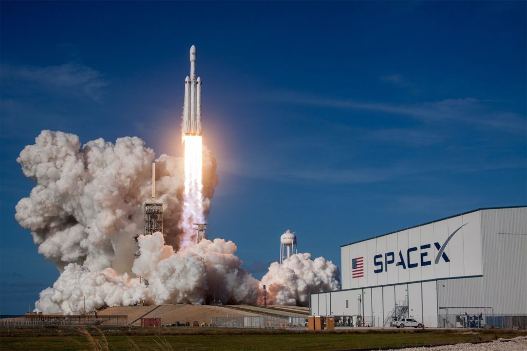 Photo of a Falcon Heavy vehicle launching off.