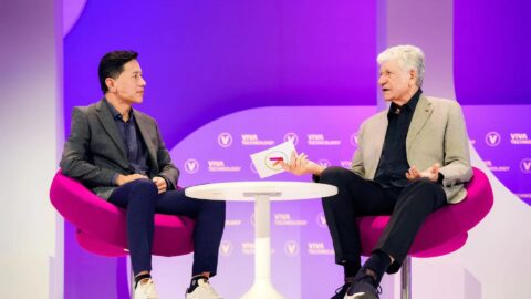 Photo of Robin Li (left), co-founder and CEO of Baidu, and Maurice Levy, chairman of the supervisory board of Publicis Groupe, speaking during the 2024 VivaTech event in Paris. Photo courtesy of Baidu.