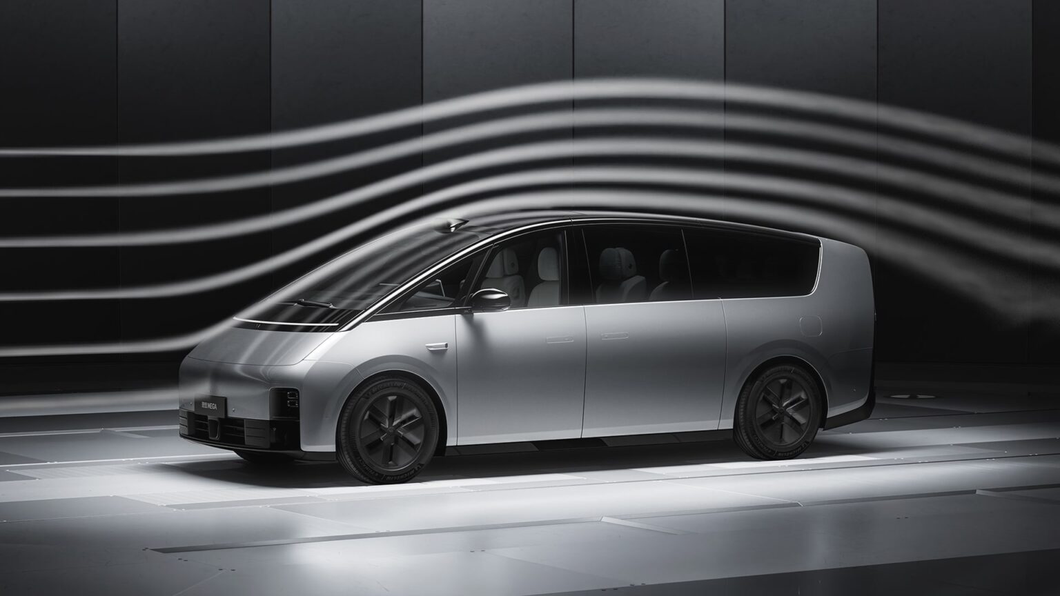 Promotional image of the Li Mega. Image and header image source: Li Auto.