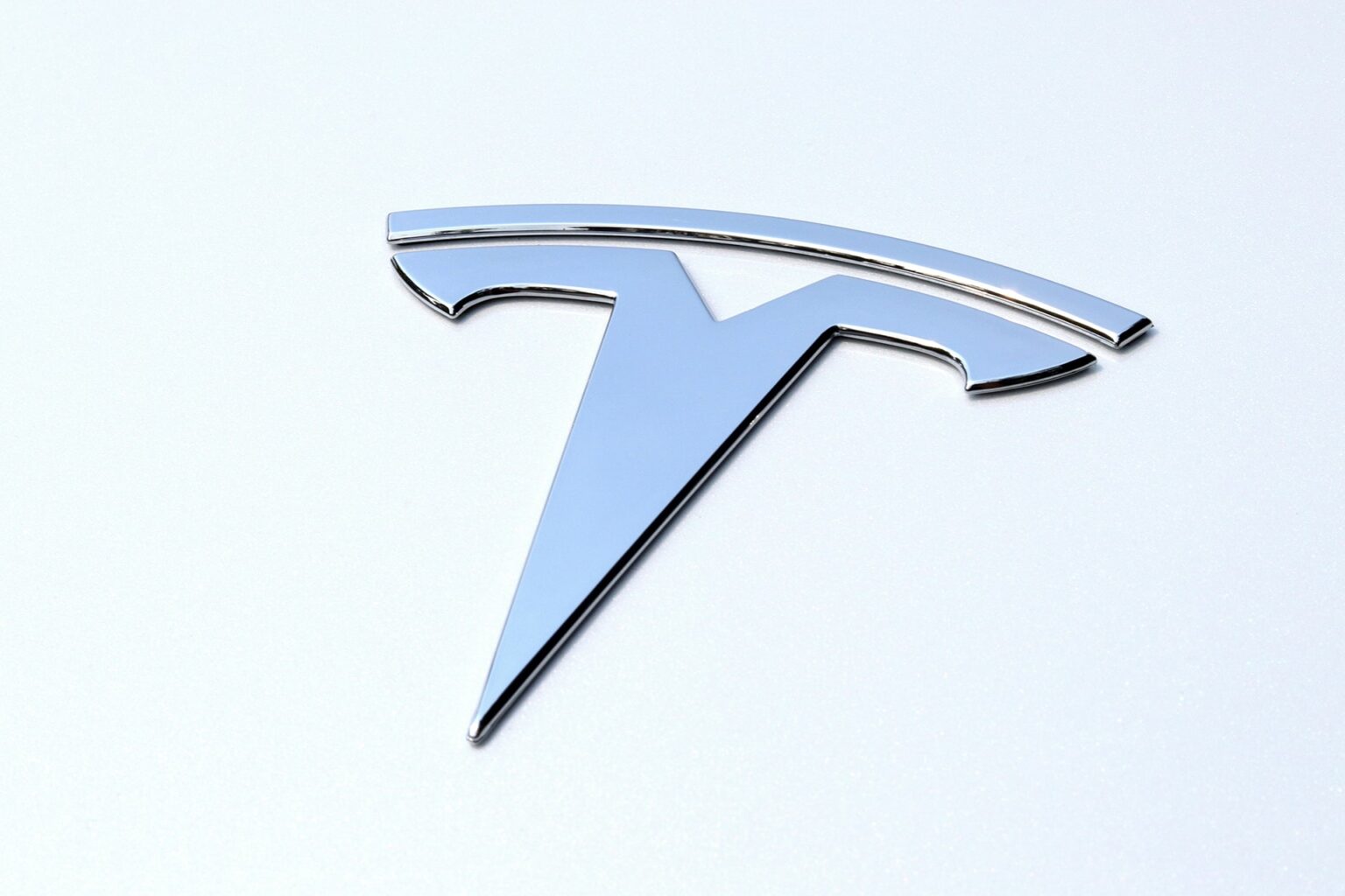 Tesla to work with Baidu in push to offer self-driving tech in China