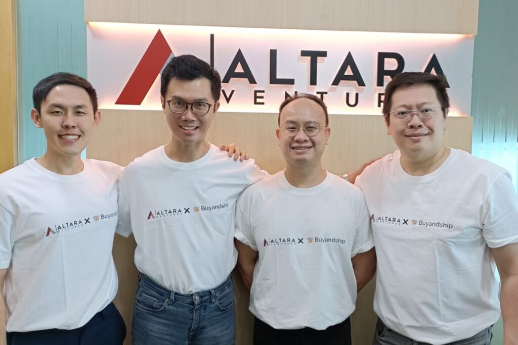 From left to right: Shane Chen, associate at Altara Ventures, Kevin Lai, partner at L2 Capital, Sheldon Li, CEO of Buyandship, and Dave Ng, general partner at Altara Ventures.