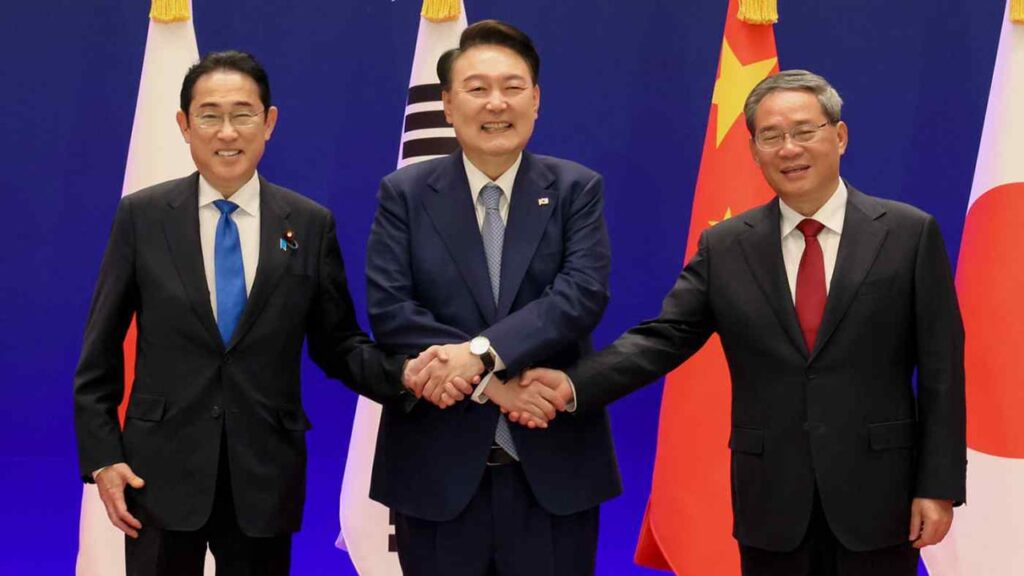 China, Japan, and South Korea vow to seek progress on FTA