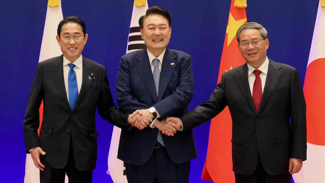 China, Japan, and South Korea vow to seek progress on FTA | KrASIA