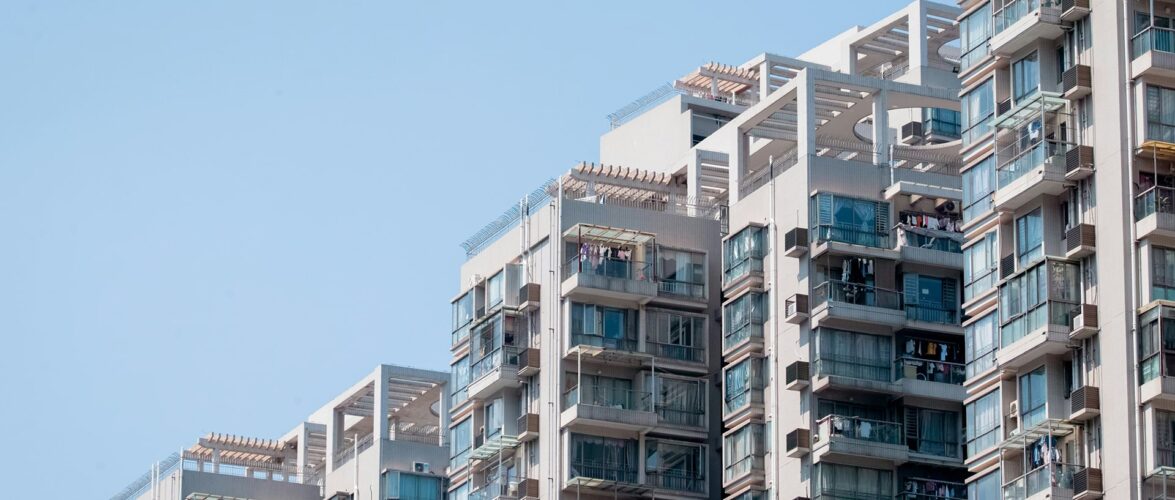 China curbs housing development to fight supply glut