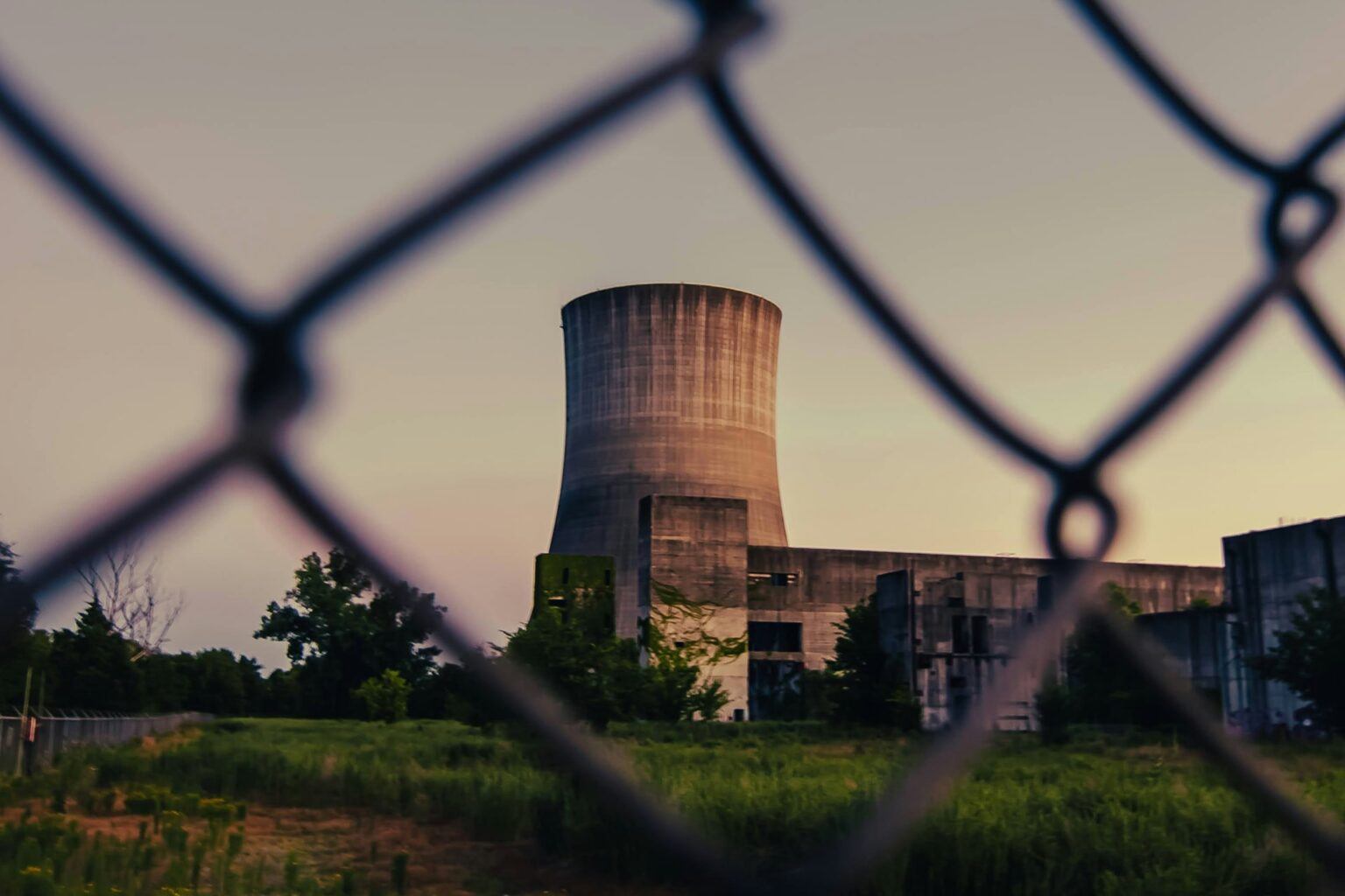 AI’s energy appetite revives nuclear ambitions in the US