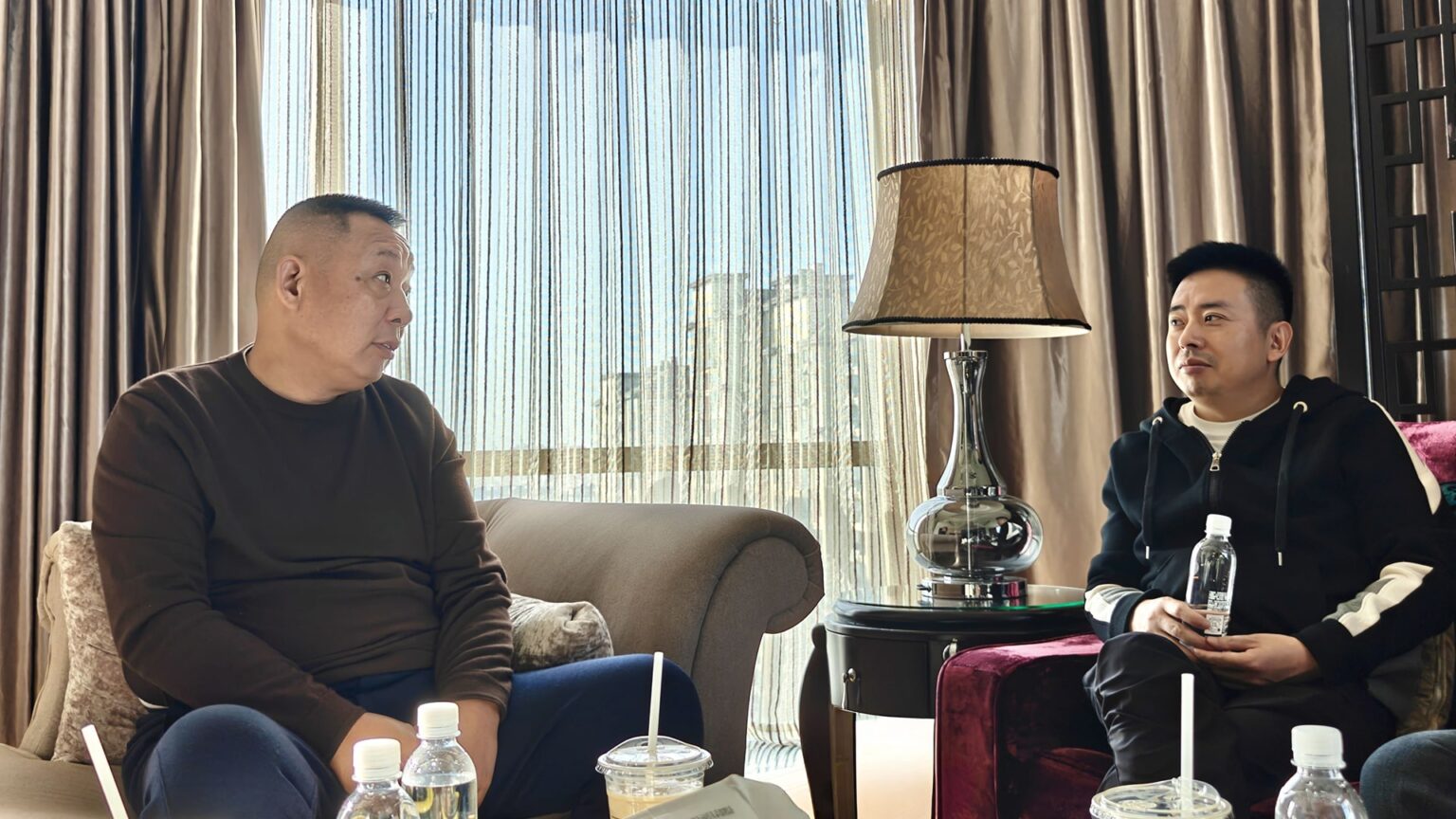 Miniso and Pangdonglai founders meet to chart Yonghui’s transformation