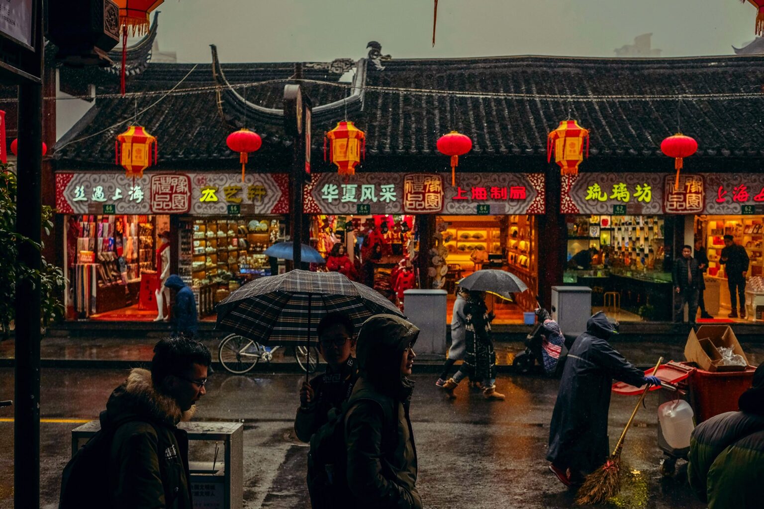 Discount coffee, hotels thrive in China’s penny-pinching economy