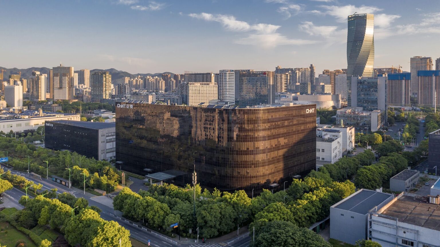 Who stands to gain from China’s renewable energy pricing reforms?