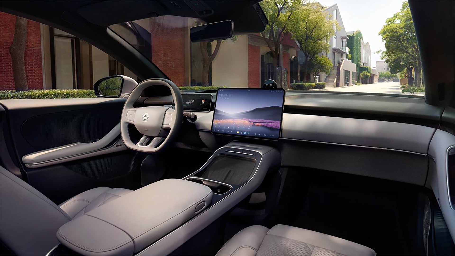 Image shows the redesigned interior of the ET5 and ET5T.