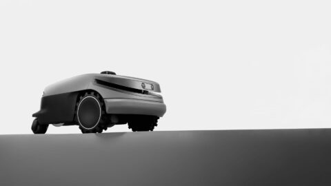 Oasa’s robotic mower was clever, but not enough to keep the company alive