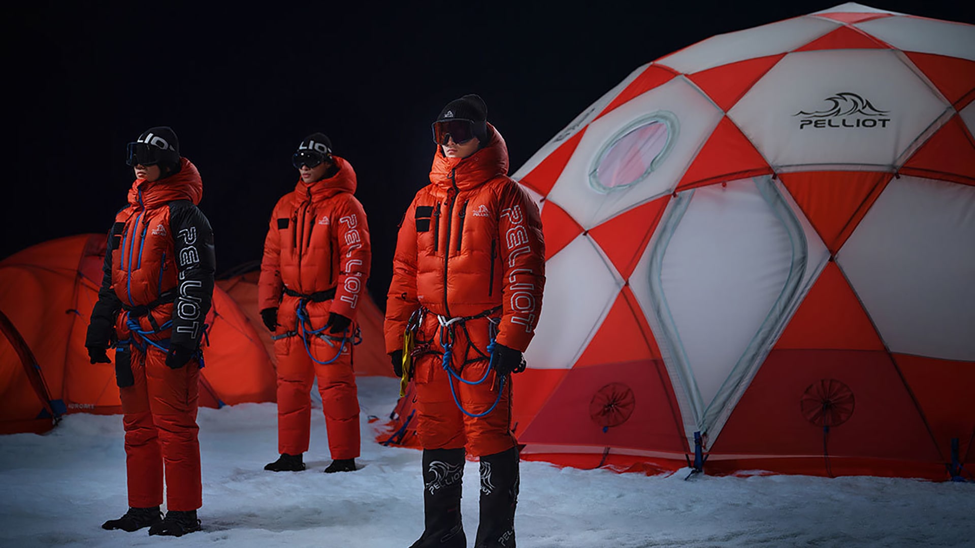 Image features Pelliot’s “The Limit” product line.