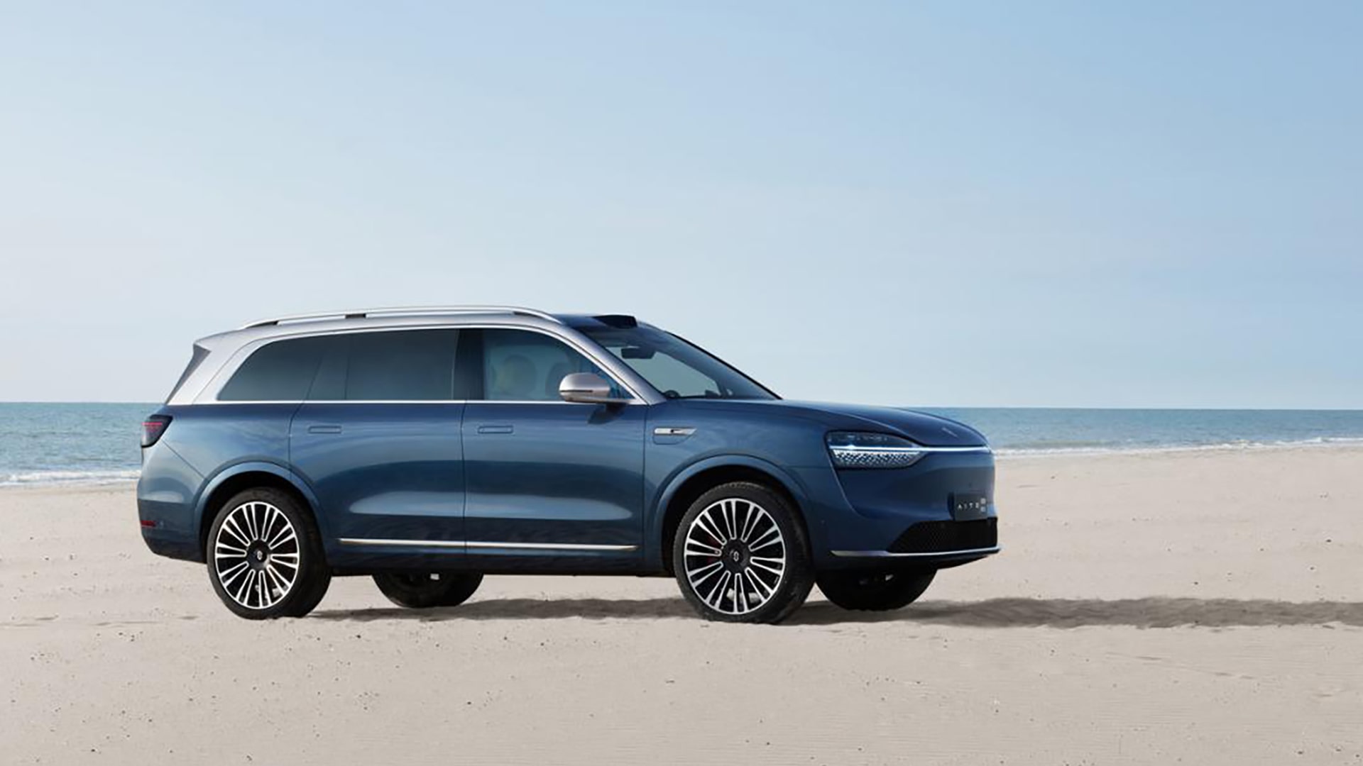 Image of the Aito M9, a premium SUV manufactured by Seres.
