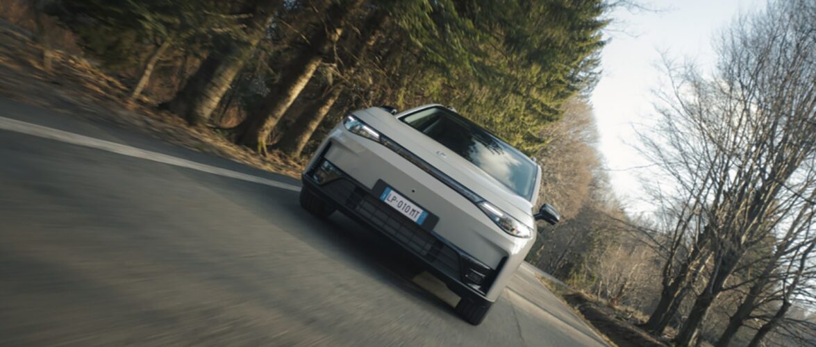 Leapmotor starts selling battery packs, opening new front in EV competition