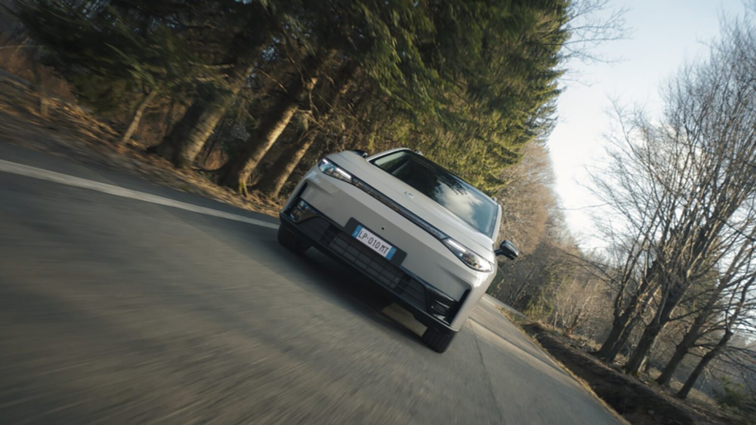 Leapmotor starts selling battery packs, opening new front in EV competition