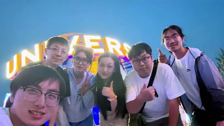 Photo of the Agent Universe team at Universal Studios Beijing, where they went for team bonding after Watcha’s launch.