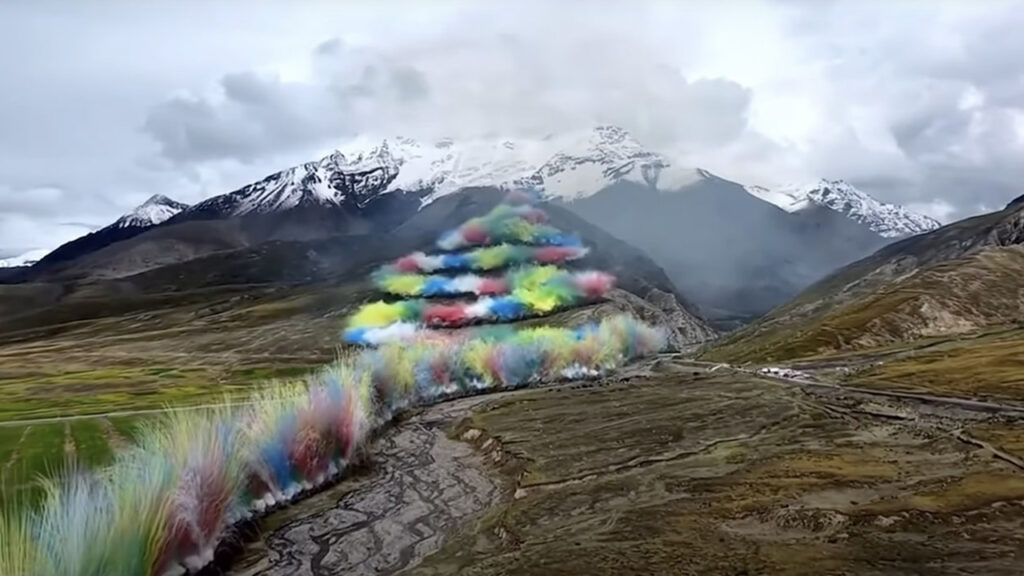 Image adapted from a video screenshot of Arc’teryx’s firework stunt in the Himalayas, Tibet.