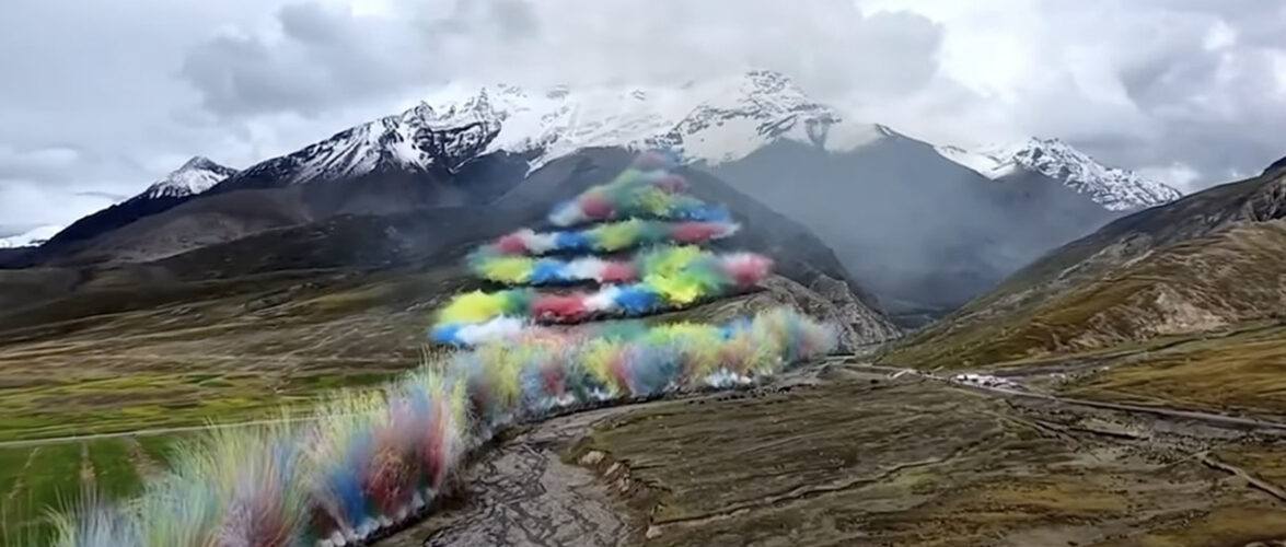 Image adapted from a video screenshot of Arc’teryx’s firework stunt in the Himalayas, Tibet.