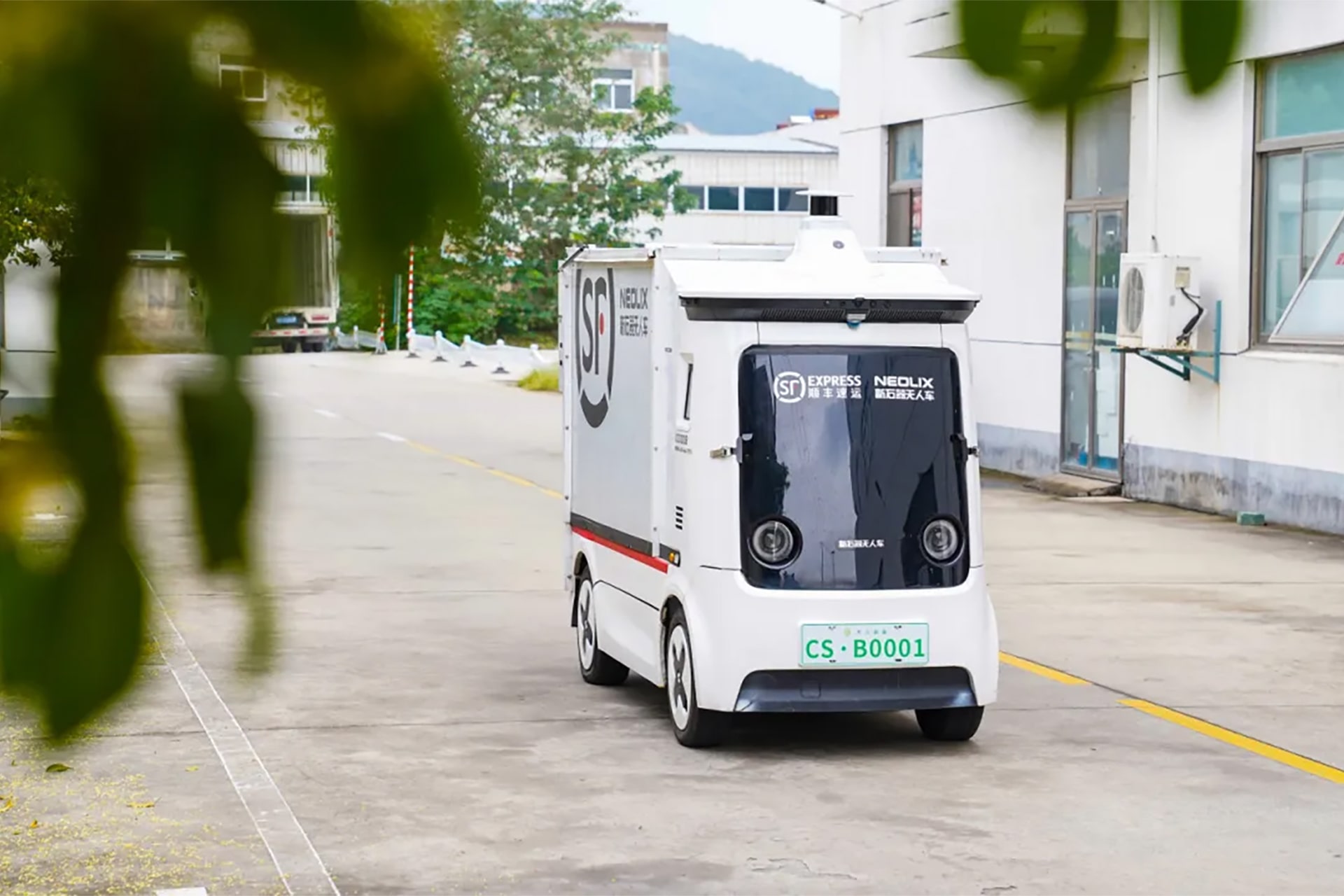 China races ahead in robovans even as autonomous delivery challenges remain