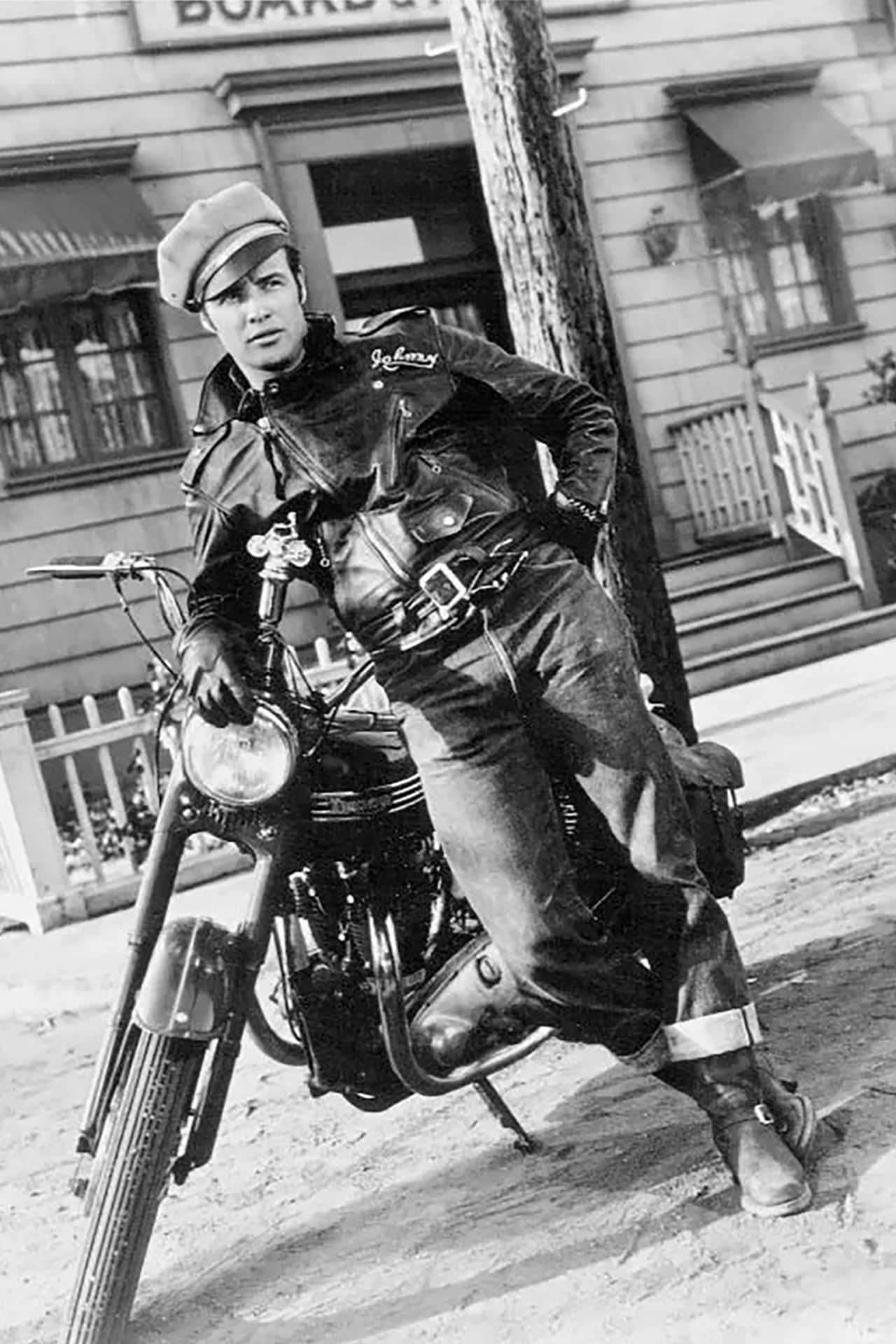 Photo of Marlon Brando as Johnny Strabler in the 1953 film The Wild One.