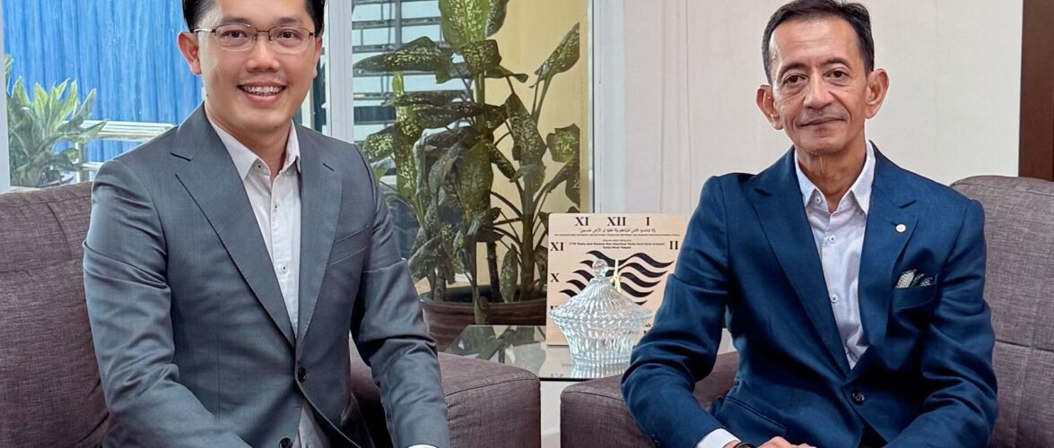 Photo of Tho Kit Hoong (left), founder and CEO of ArmourZero, with angel investor Tunku Syed Razman bin Tunku Syed Idrus Al-Qadri. Photo courtesy of the company.