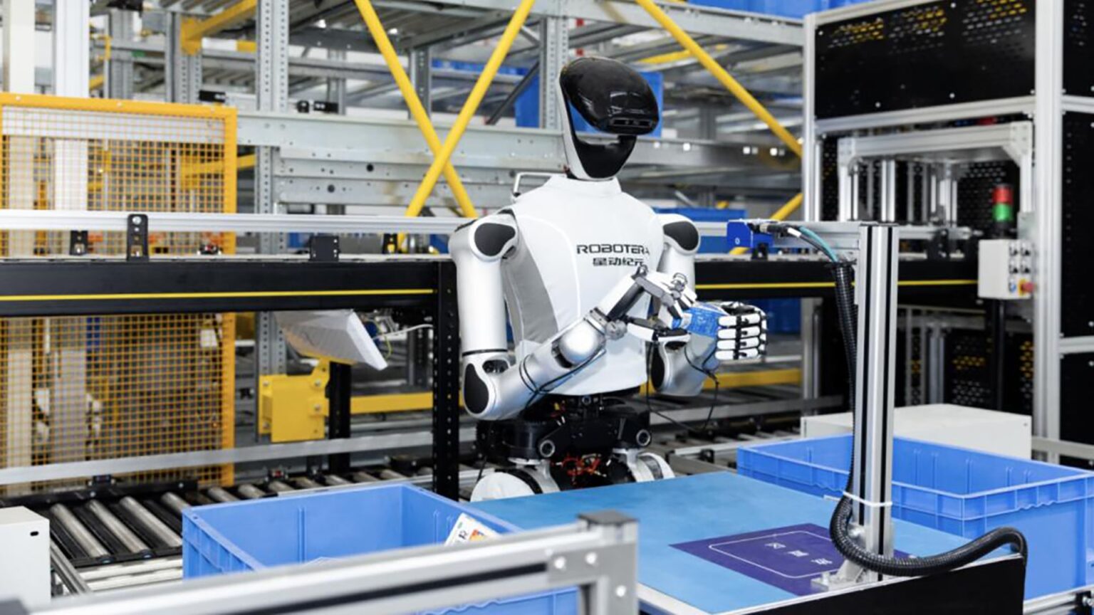 A Robot Era robot sorting and scanning medicine in a production line. Photo source: Robot Era.