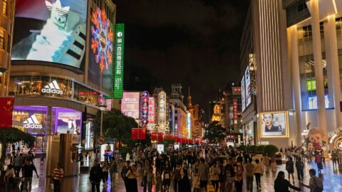 Nanjing Road, the shopping street for which Shanghai is renowned. Photo source: Unsplash.