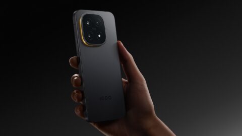 The iQOO 15, in the “Alpha” colorway. Image source: iQOO.