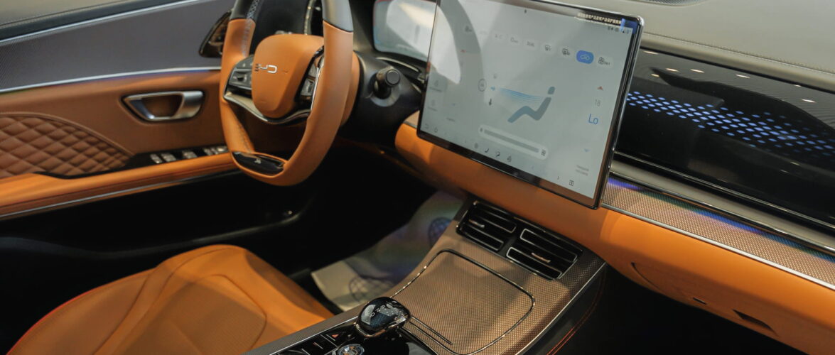The interior of a BYD Han. Photo source: Dreamstime (<a href="https://www.dreamstime.com/ntvroman_info" style="border-bottom: 1px solid #1266f1; text-decoration: none;" onmouseover="this.style.color='#1266f1'" onmouseout="this.style.color=''">Roman Nurutdinov</a>, ID: 385287352).