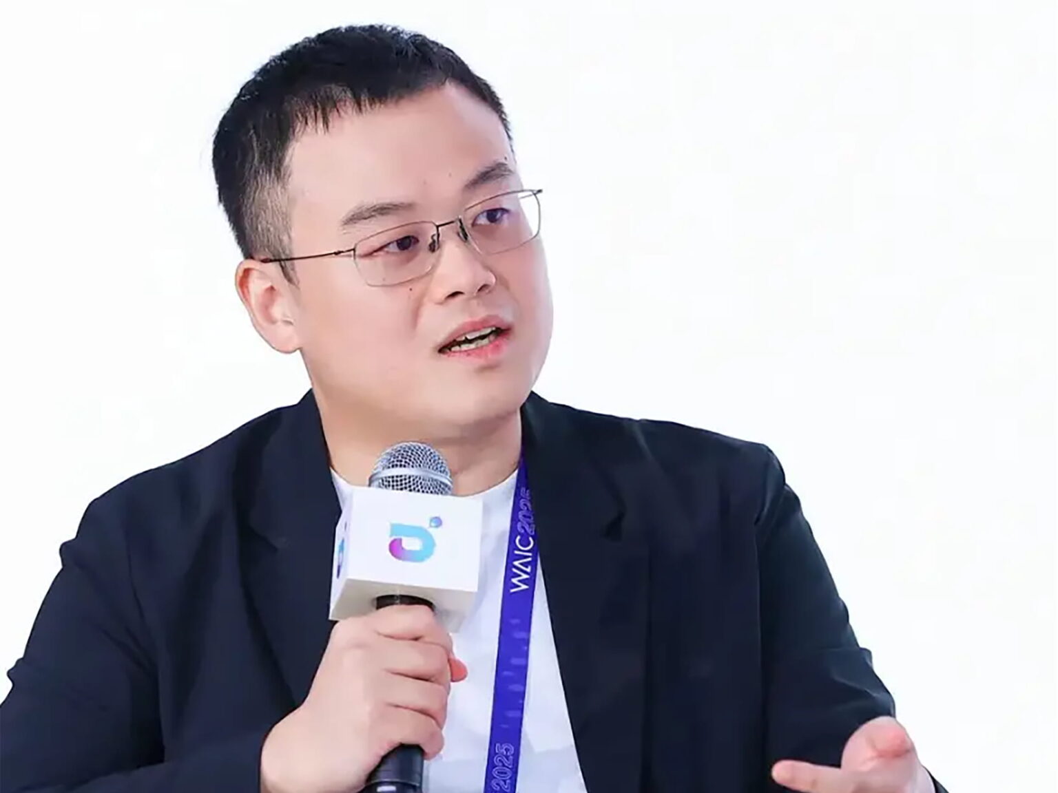 Luo Jianlan, associate professor at the Shanghai Innovation Institute and chief scientist at Agibot. Photo source: Sohu.