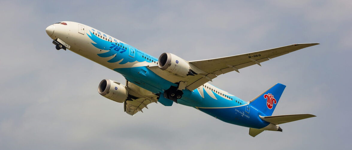 Chinese Airlines Brace for Significant H1 Losses Amid Rising Fuel Costs