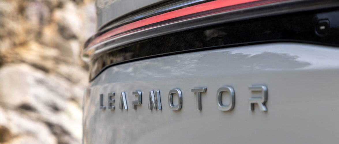 China Sees Domestic Car Sales Drop While Auto Exports Surge in H1