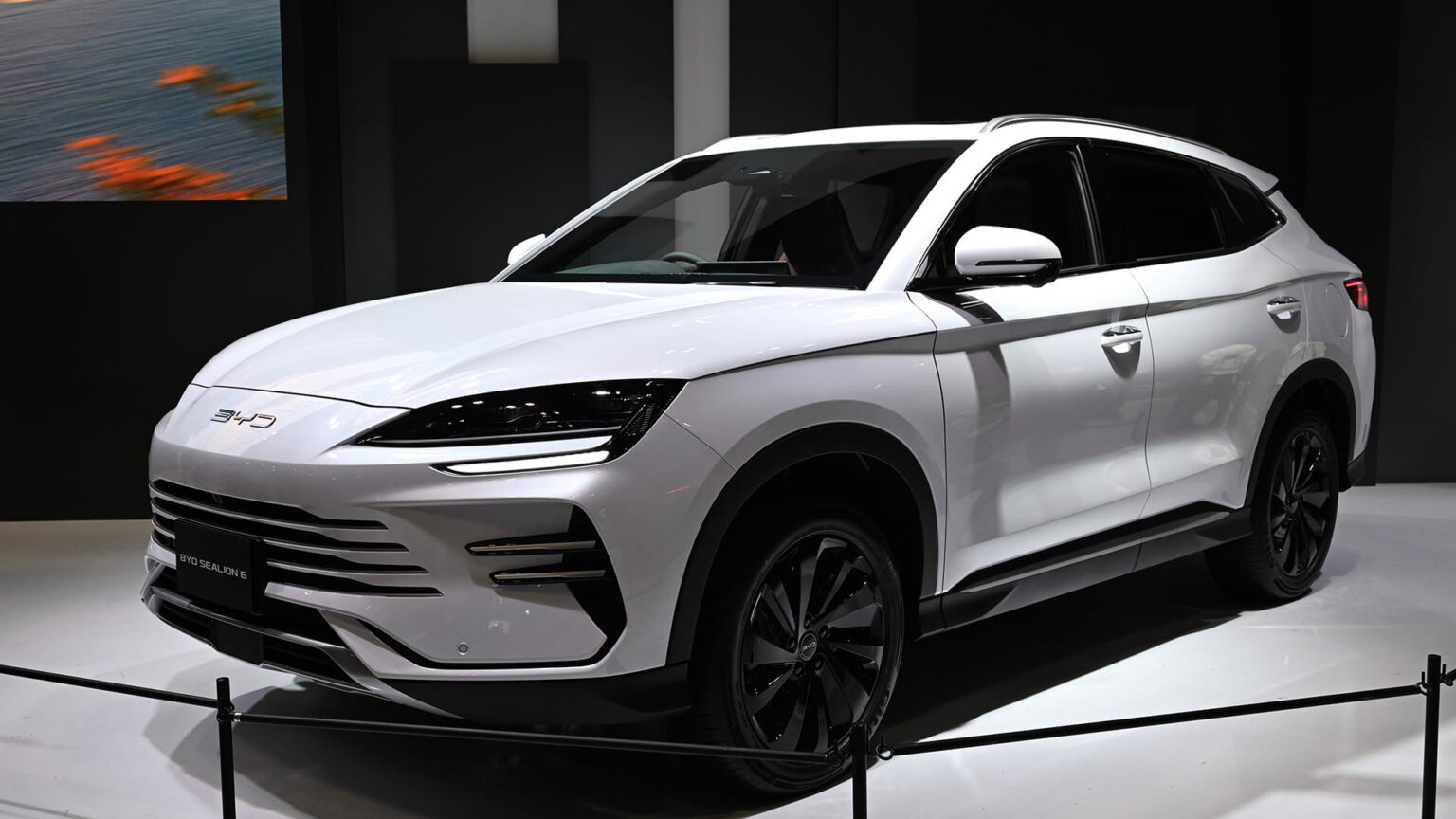 BYD's Sealion 6 DM-i plug-in hybrid SUV.