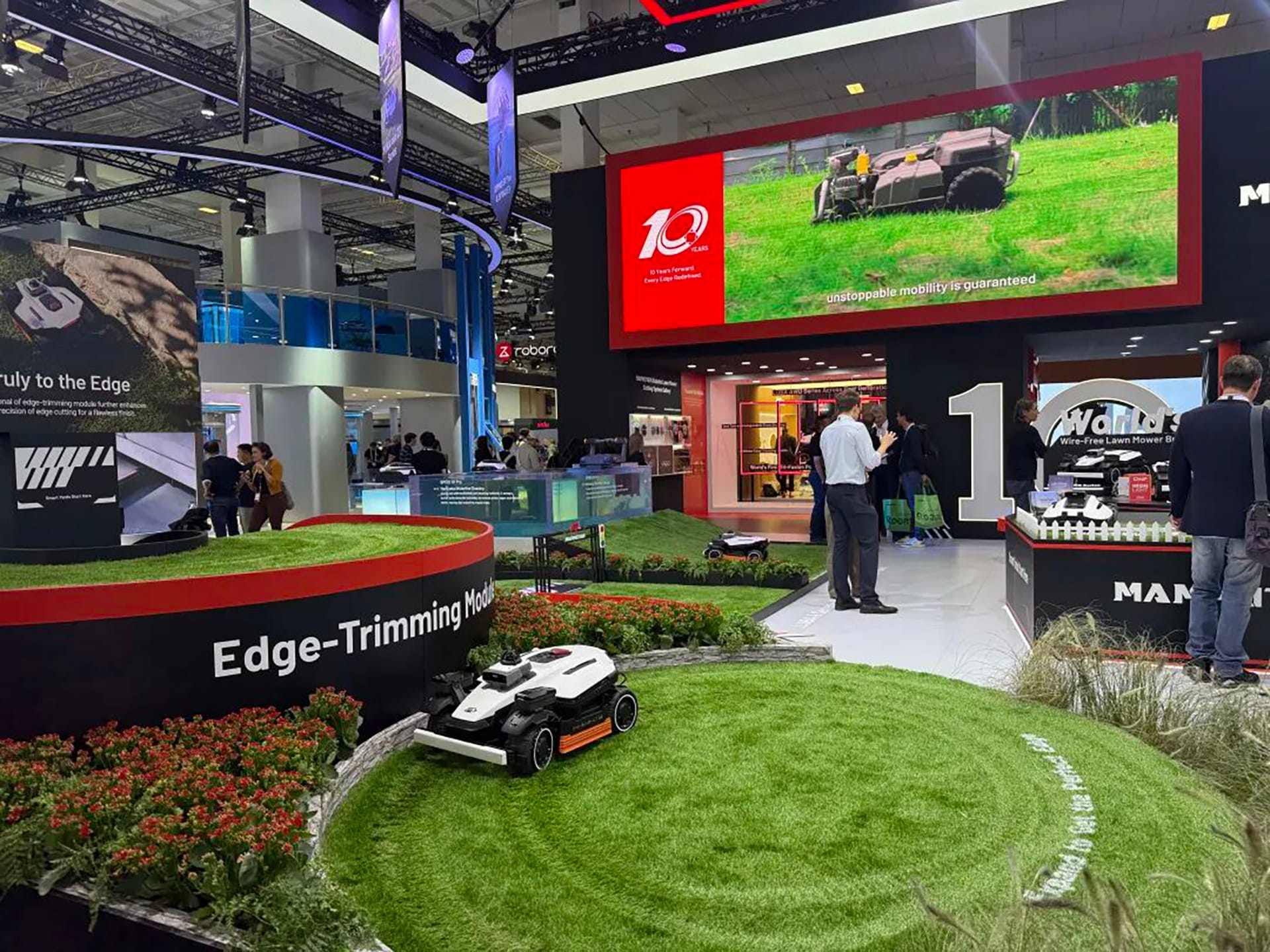 Photo shows Mammotion’s IFA 2026 booth.