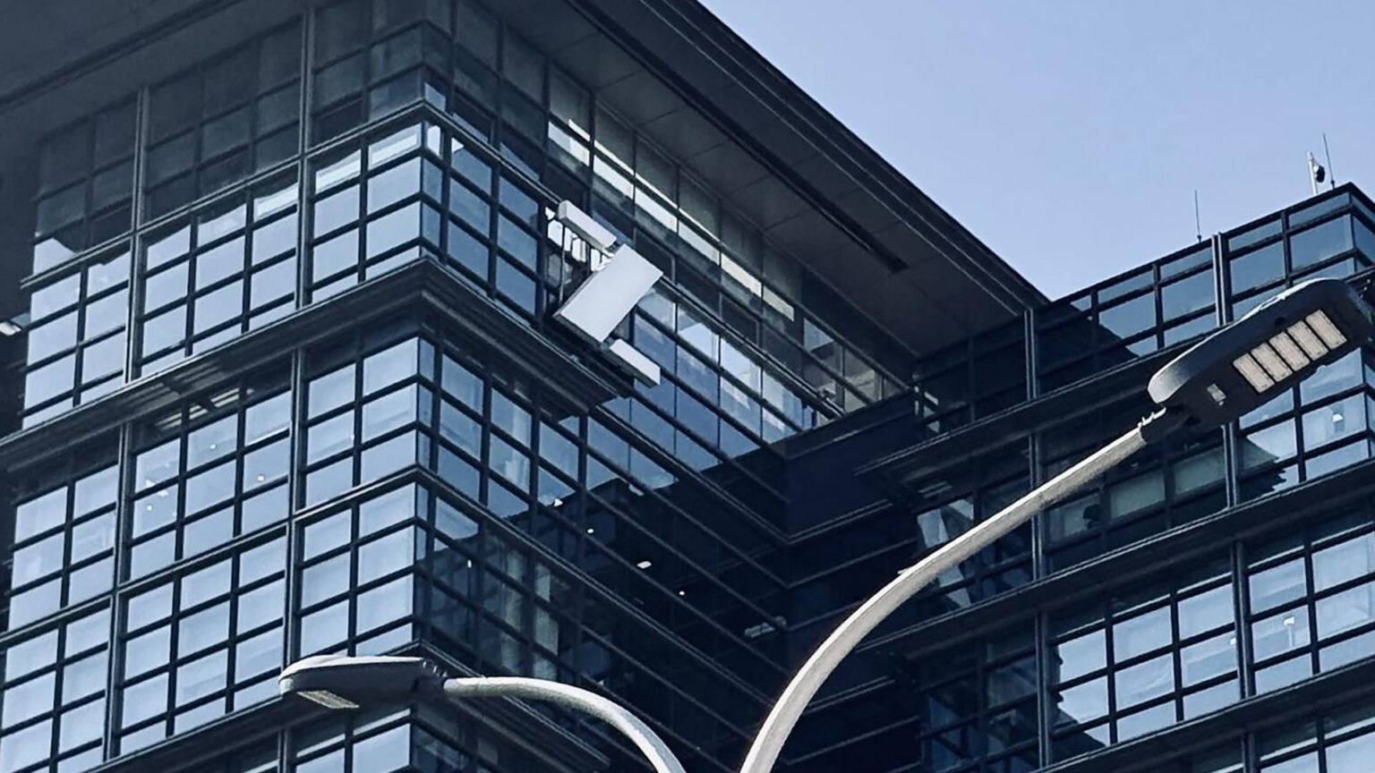 Z.ai’s new branding displayed on the exterior of the Sohu Network Building, where the company is headquartered, following the launch of GLM 5.2. Photo source: 36Kr.
