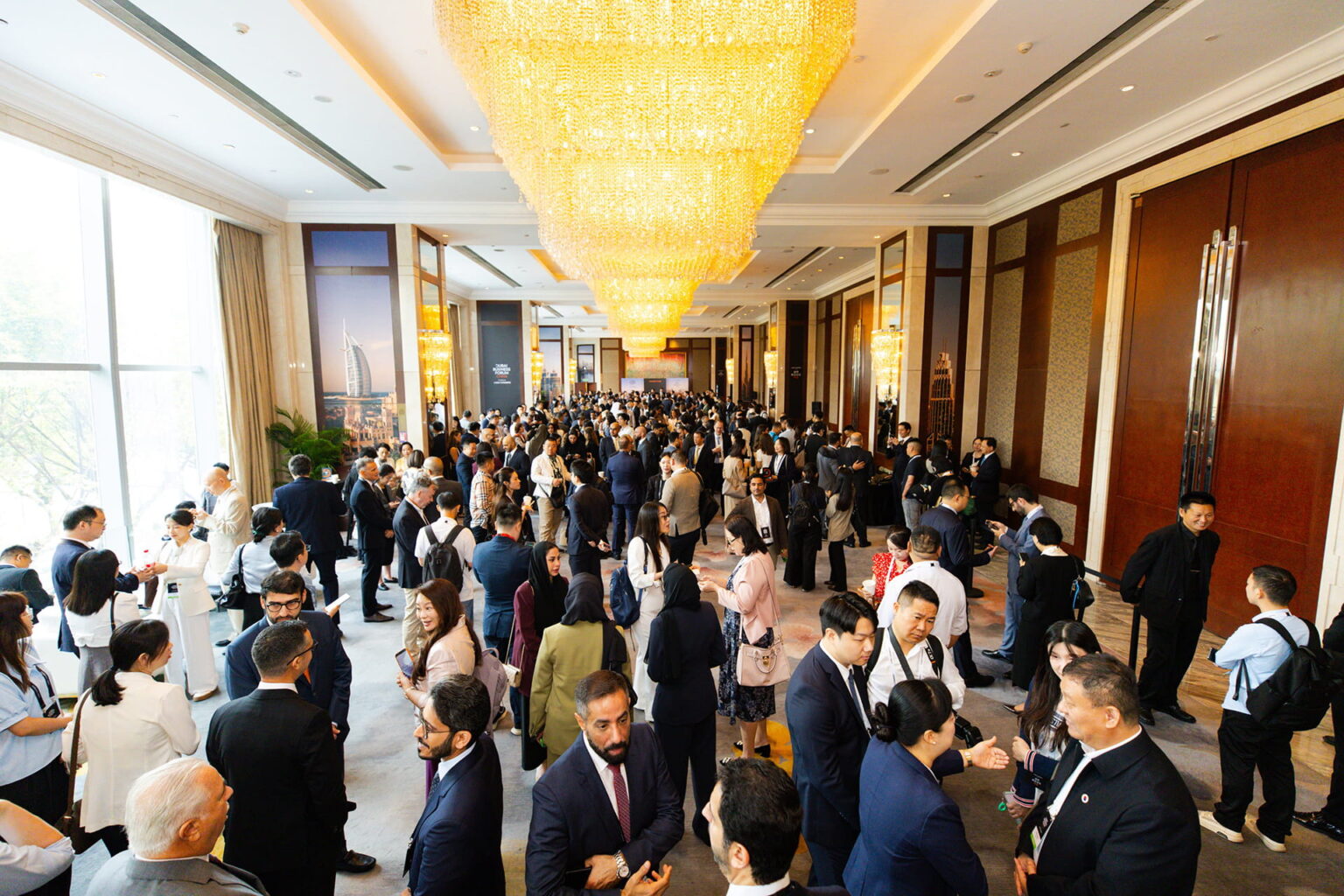 The October 14 edition of the Dubai Business Forum in Shenzhen, China, attracted 854 Chinese investors and business leaders, alongside a 112-member Dubai delegation. Photo source: Dubai Media Office.