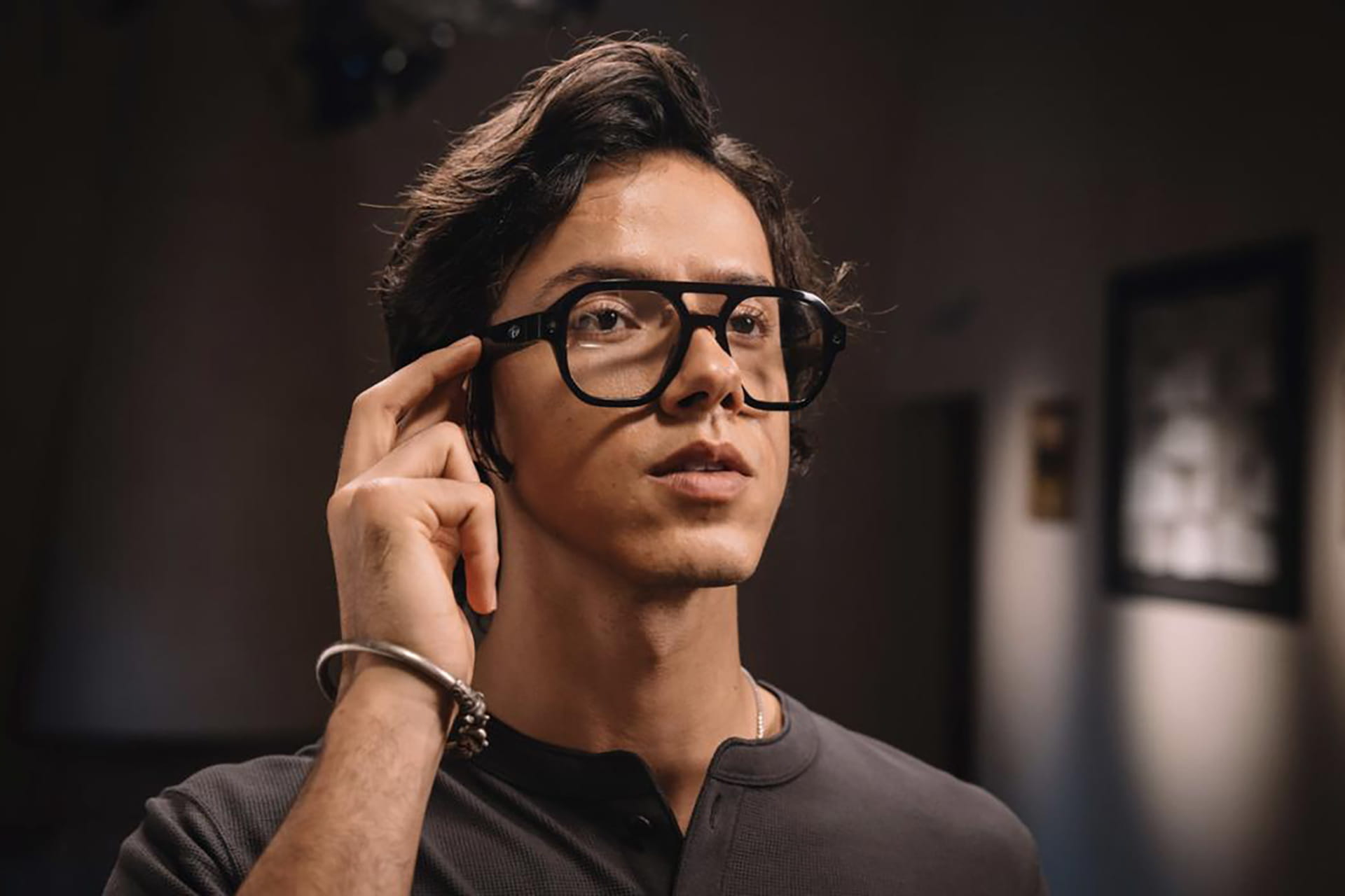 Former Oppo executives target travelers with a different take on AI glasses